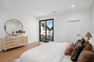 6325 Primrose Avenue-35