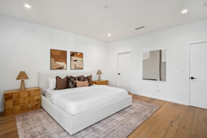 6325 Primrose Avenue-36