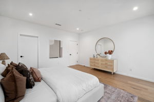 6325 Primrose Avenue-37
