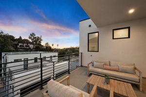 6325 Primrose Avenue-54