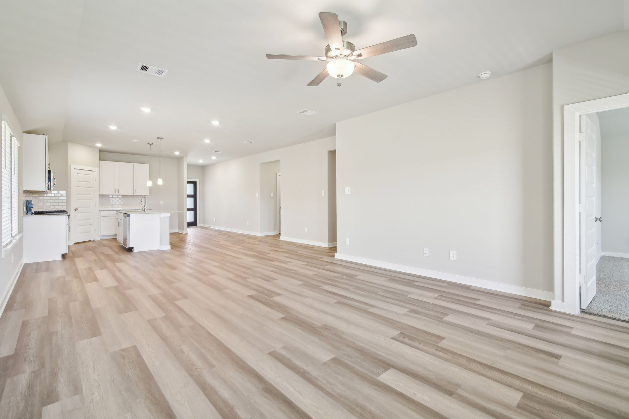 Houston - Wall Street Village - 6326 Brazos Trl Dr, Richmond, TX 77469 - 011