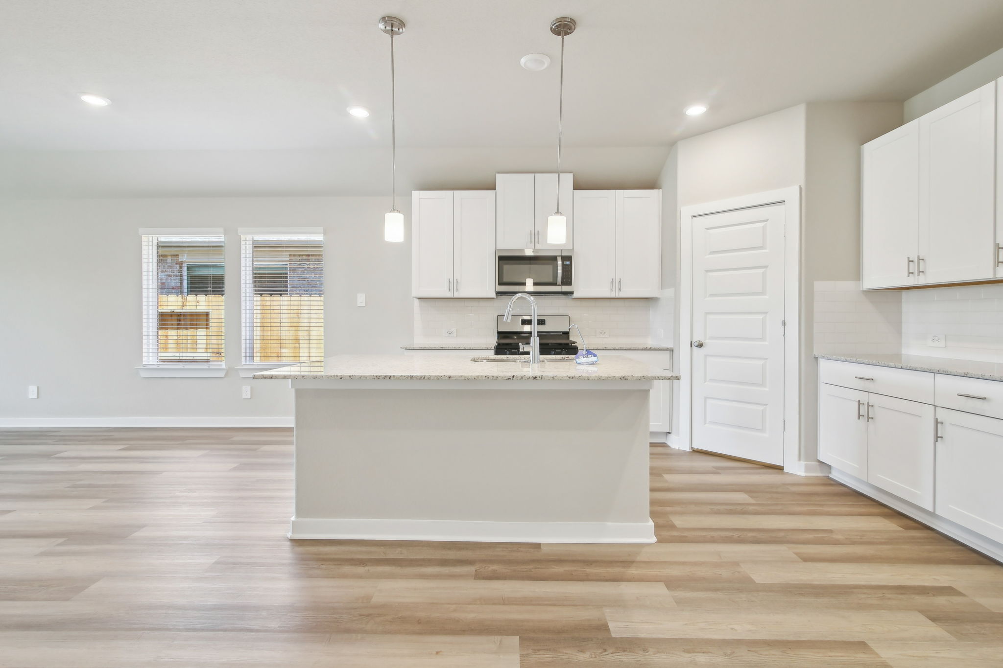 Houston - Wall Street Village - 6326 Brazos Trl Dr, Richmond, TX 77469 - 014