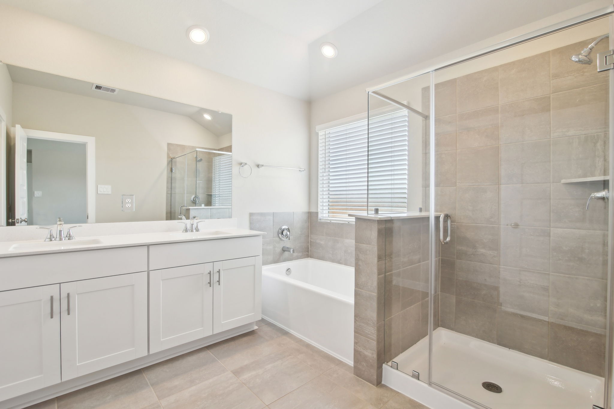 Houston - Wall Street Village - 6326 Brazos Trl Dr, Richmond, TX 77469 - 025