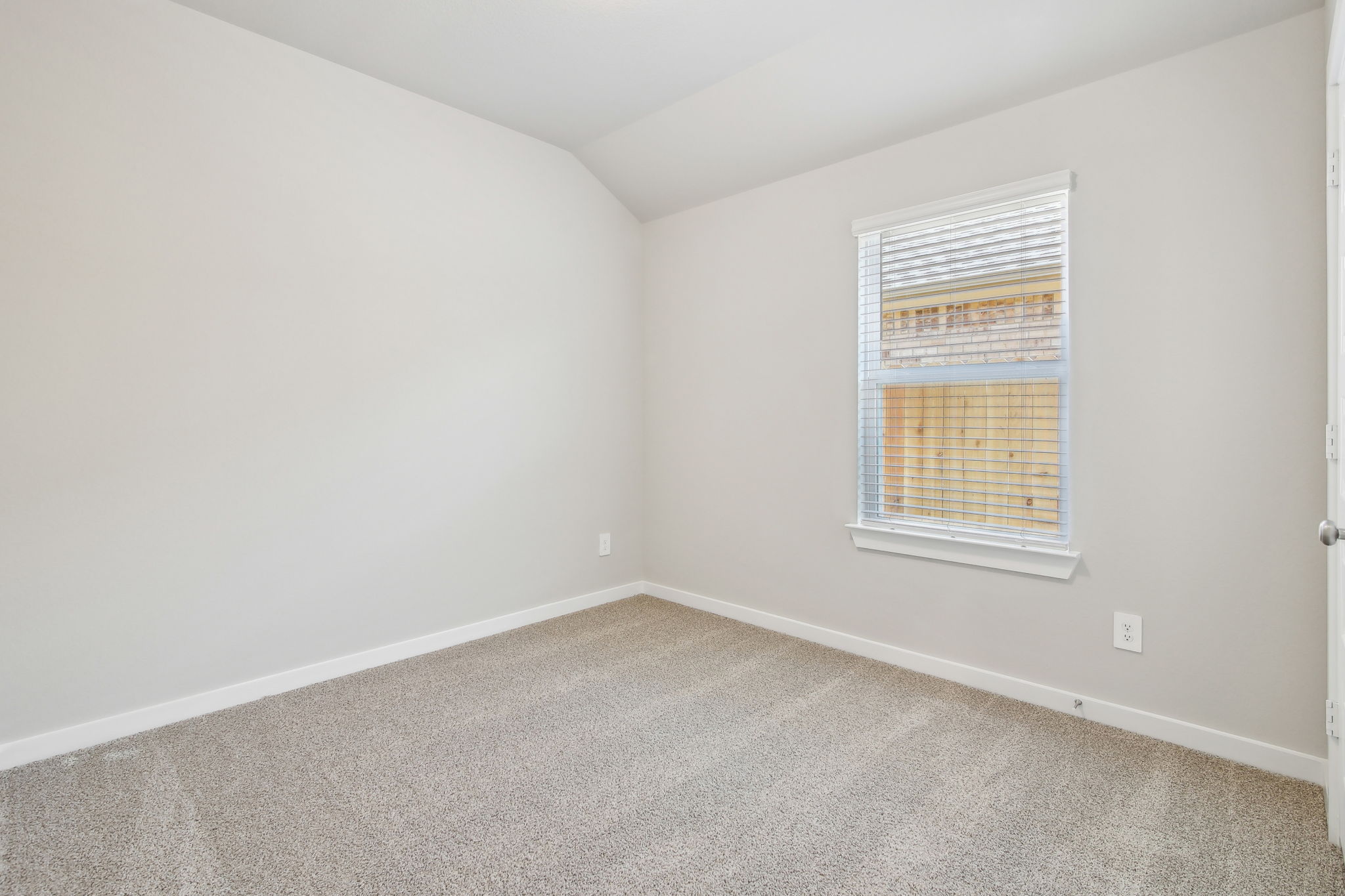 Houston - Wall Street Village - 6326 Brazos Trl Dr, Richmond, TX 77469 - 030