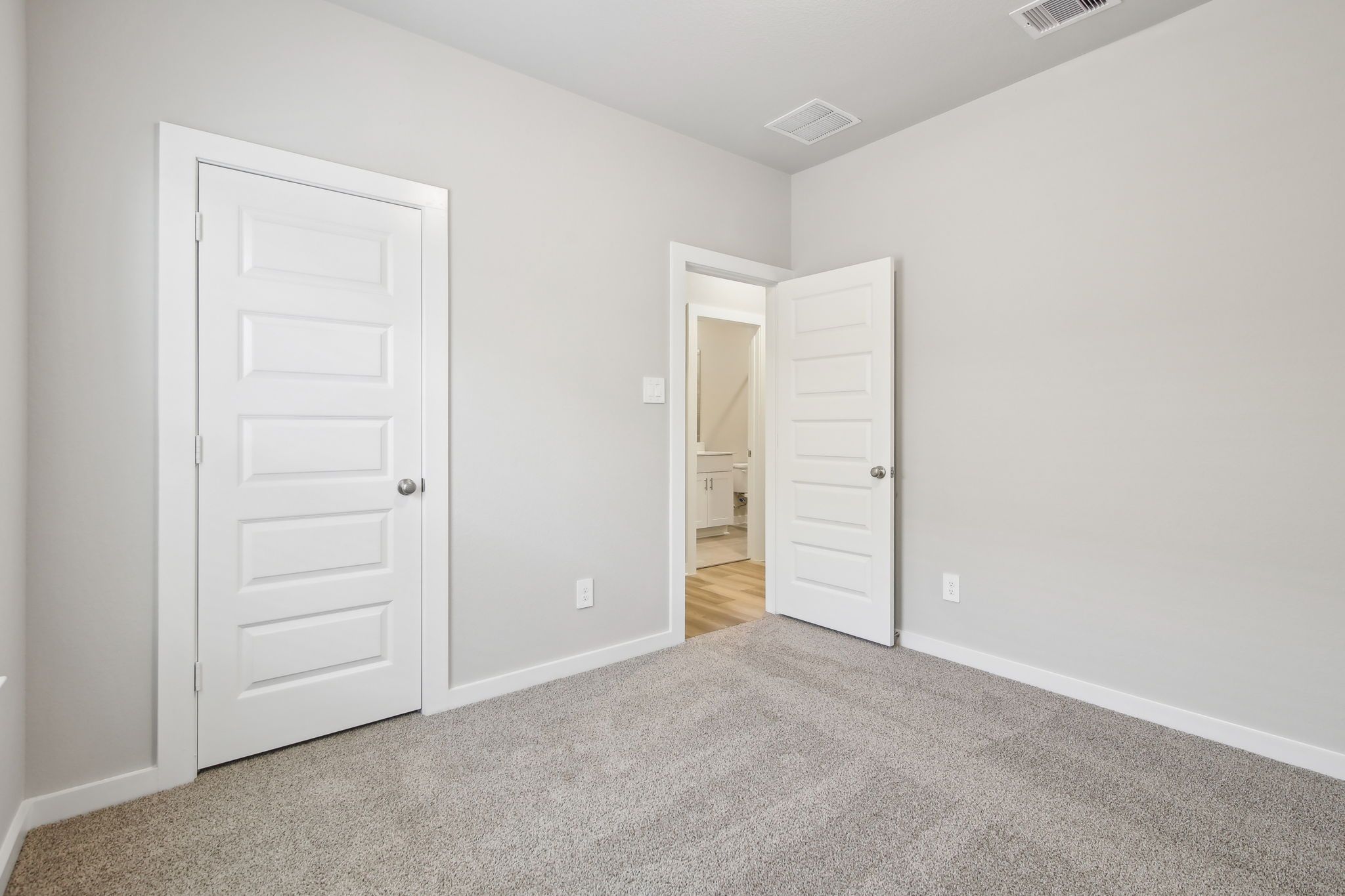Houston - Wall Street Village - 6326 Brazos Trl Dr, Richmond, TX 77469 - 031