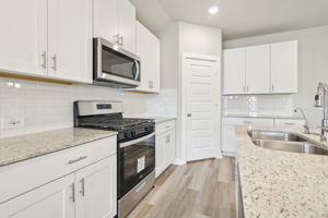 Houston - Wall Street Village - 6326 Brazos Trl Dr, Richmond, TX 77469 - 017