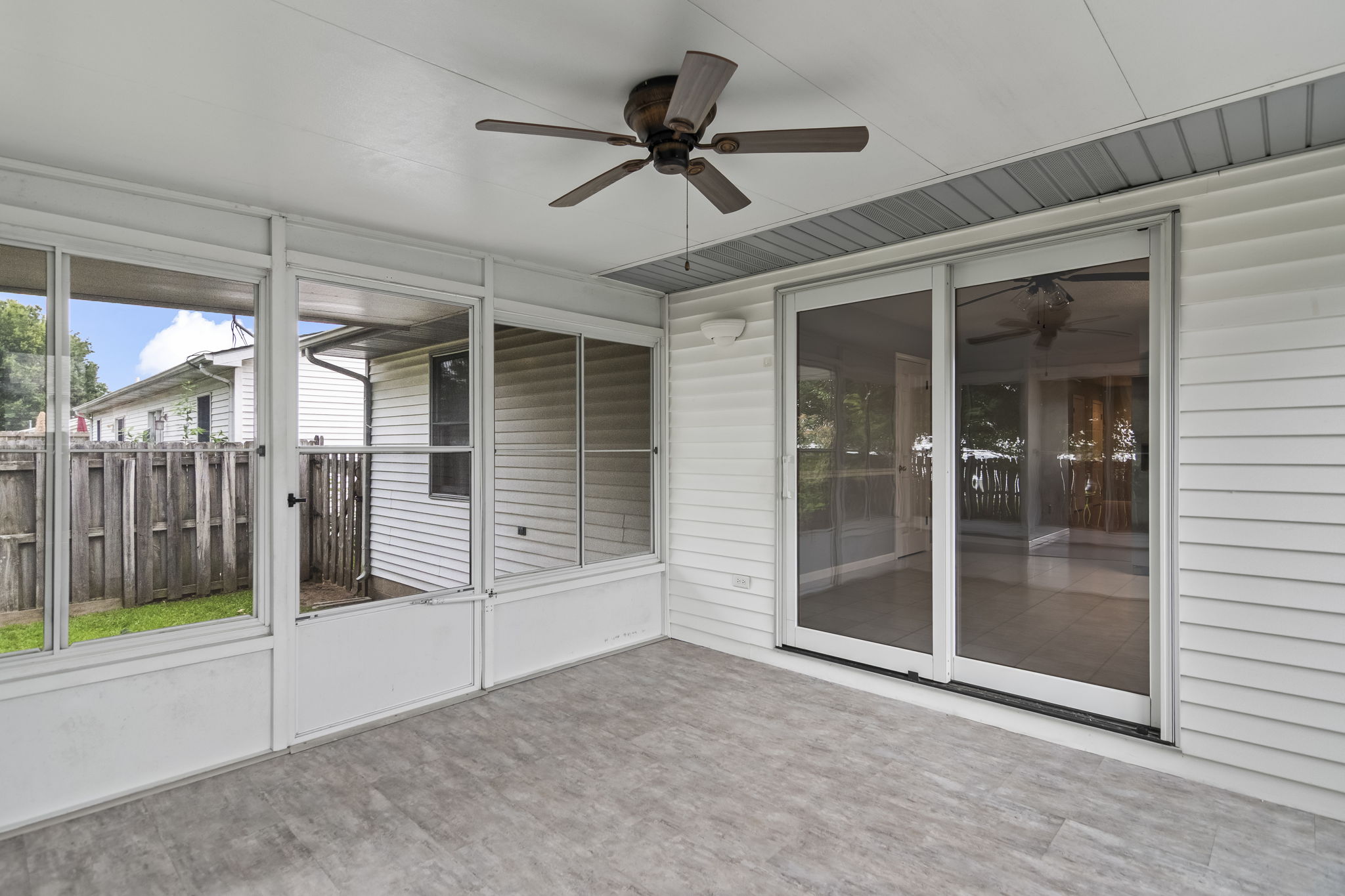 Screened-in Porch