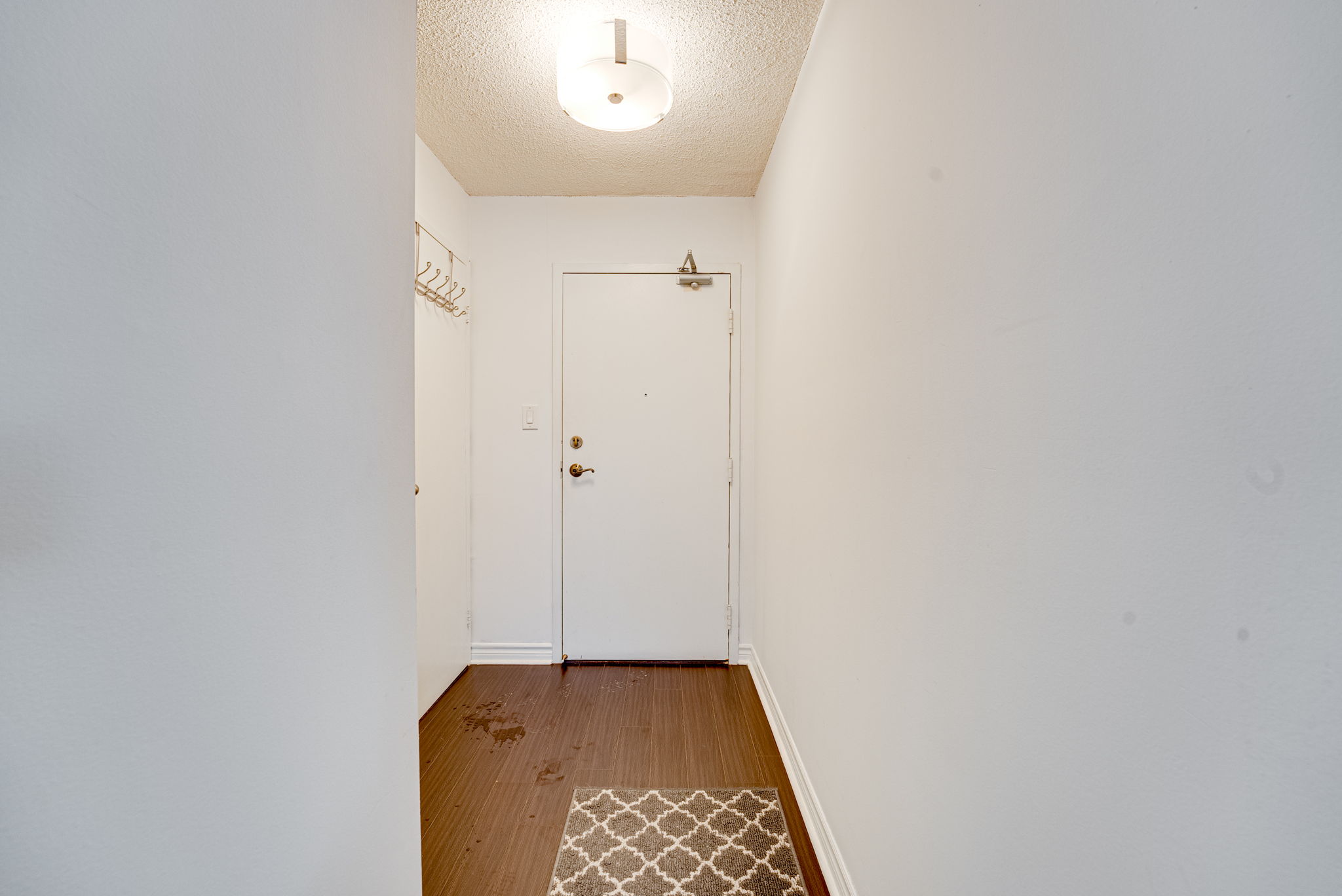 633 Bay St. Unit 2308 Toronto, ON M5G 2G4