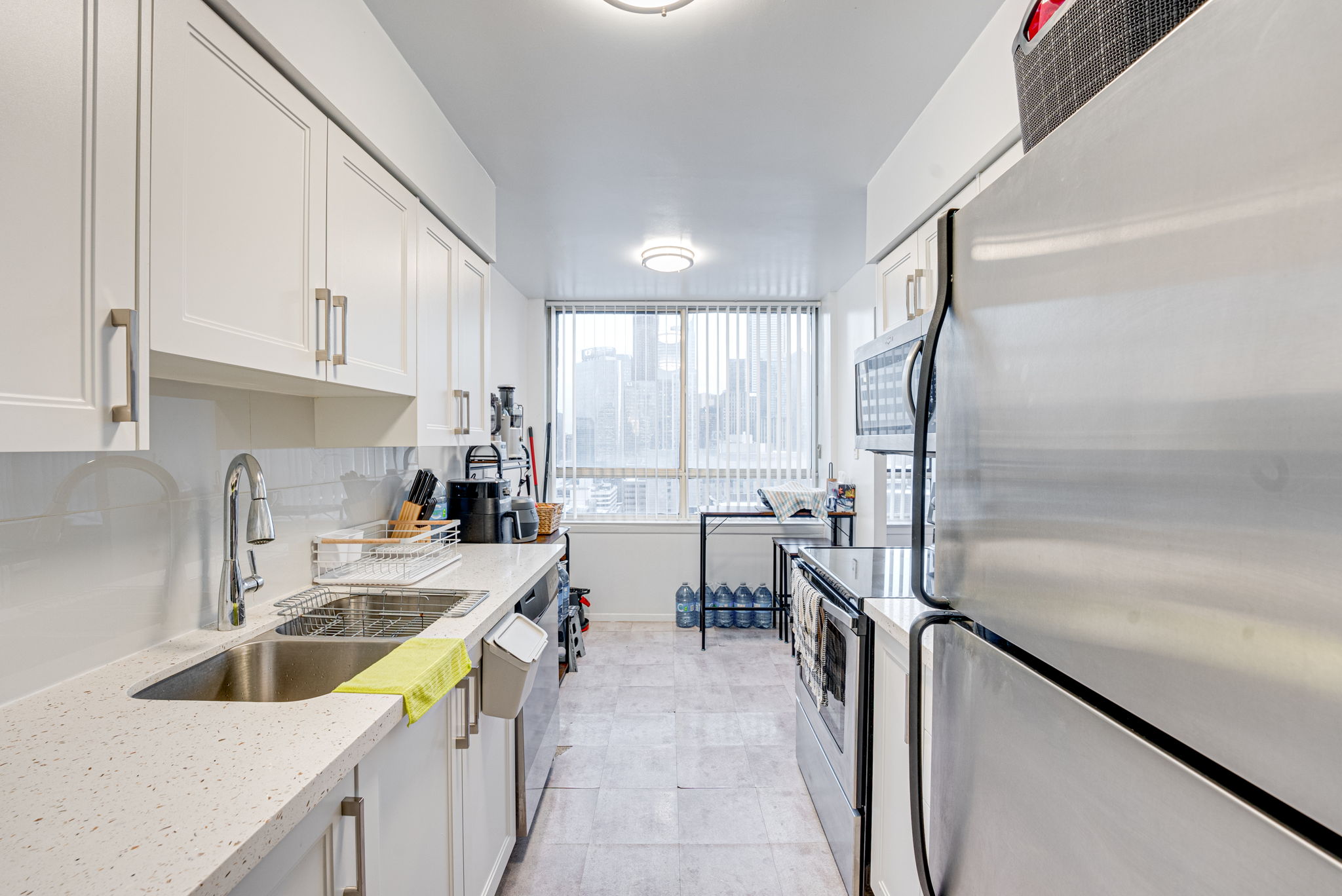 633 Bay St. Unit 2308 Toronto, ON M5G 2G4