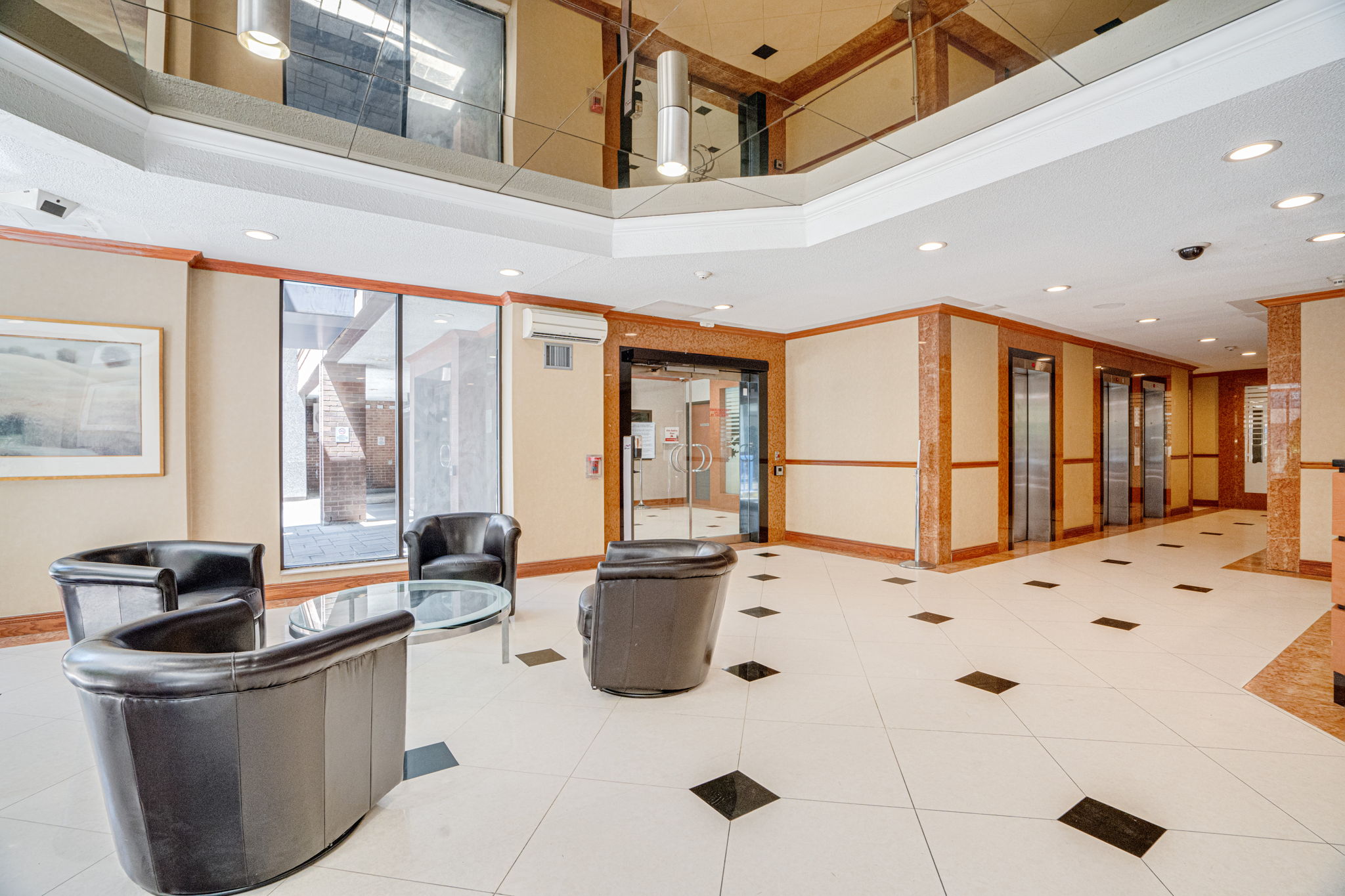 633 Bay St. Unit 2322 Toronto, ON M5G 2G4