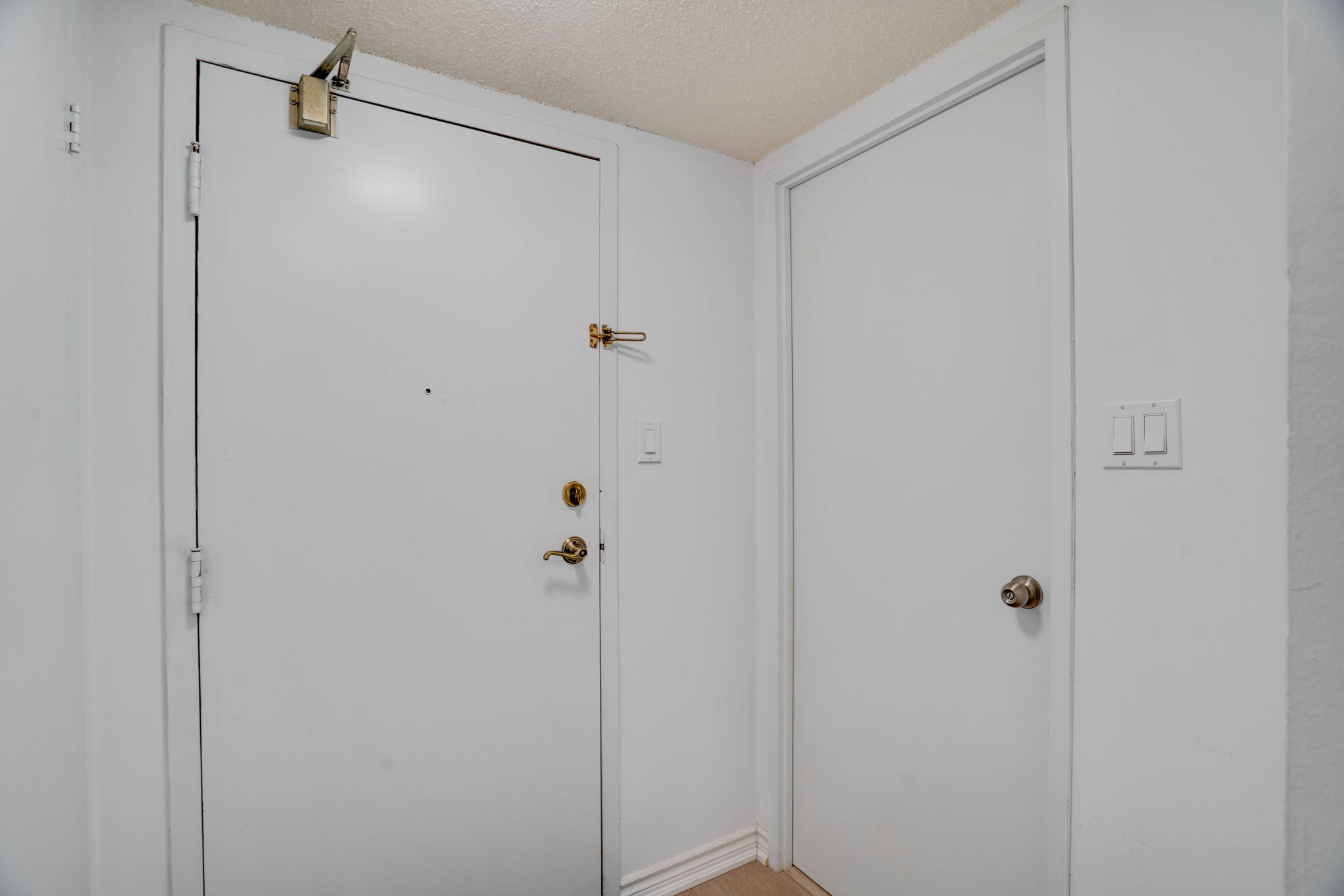 633 Bay St. Unit 2622 Toronto, ON M5G 2G4