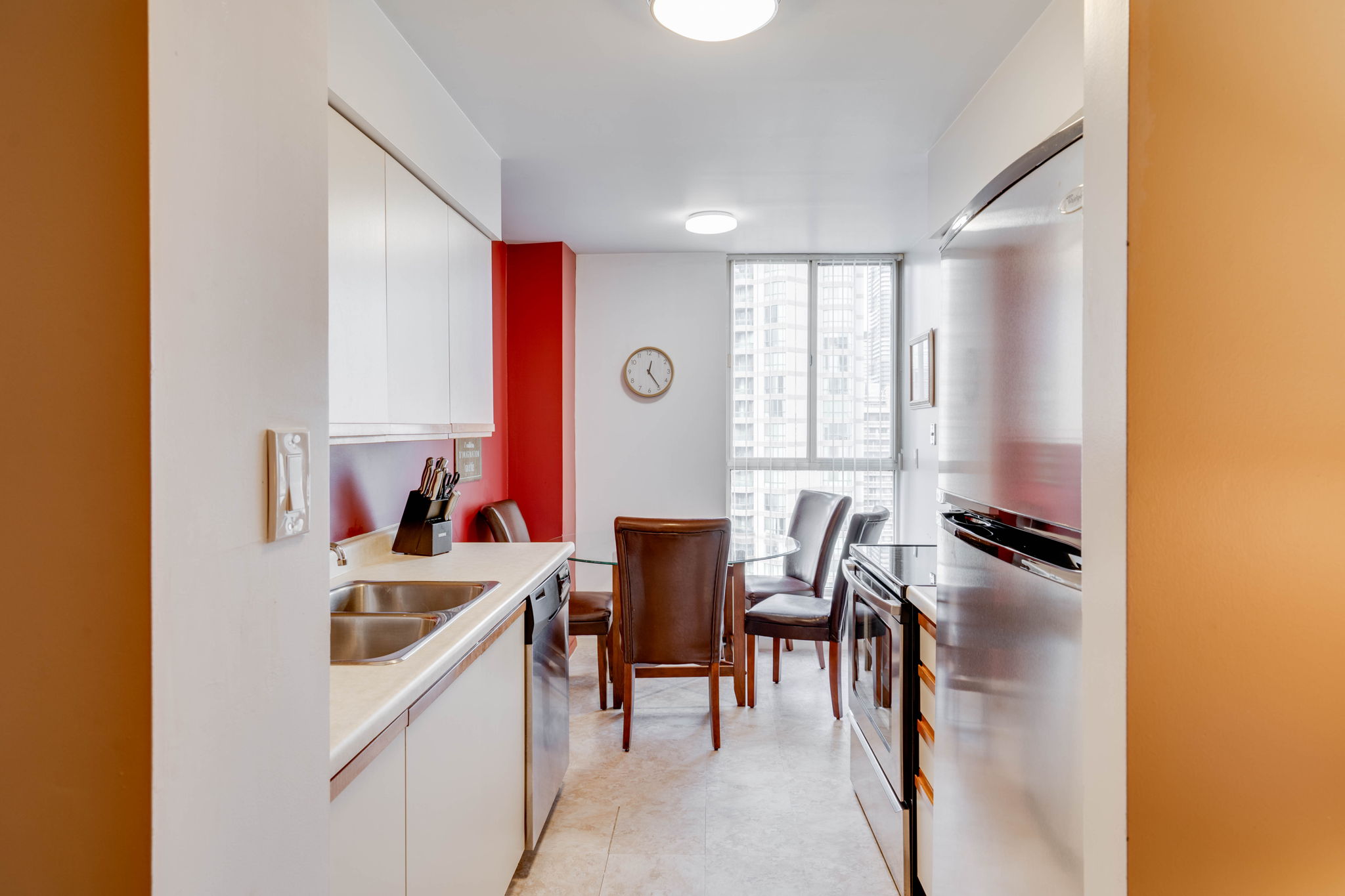 633 Bay St. Unit 2703 Toronto, ON M5G 2G4