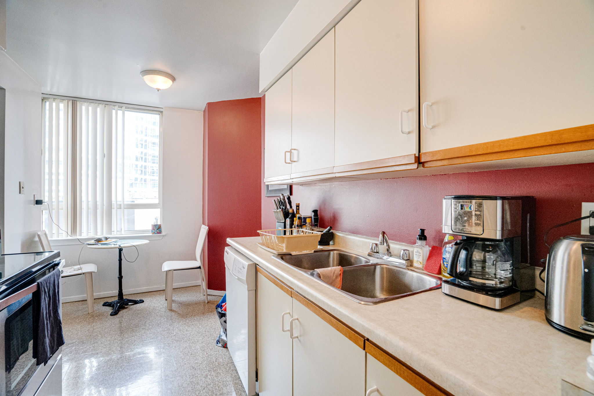 633 Bay St. Unit 521 Toronto, ON M5G 2G4