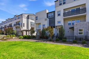 003_F8_633 Blackbury Ln