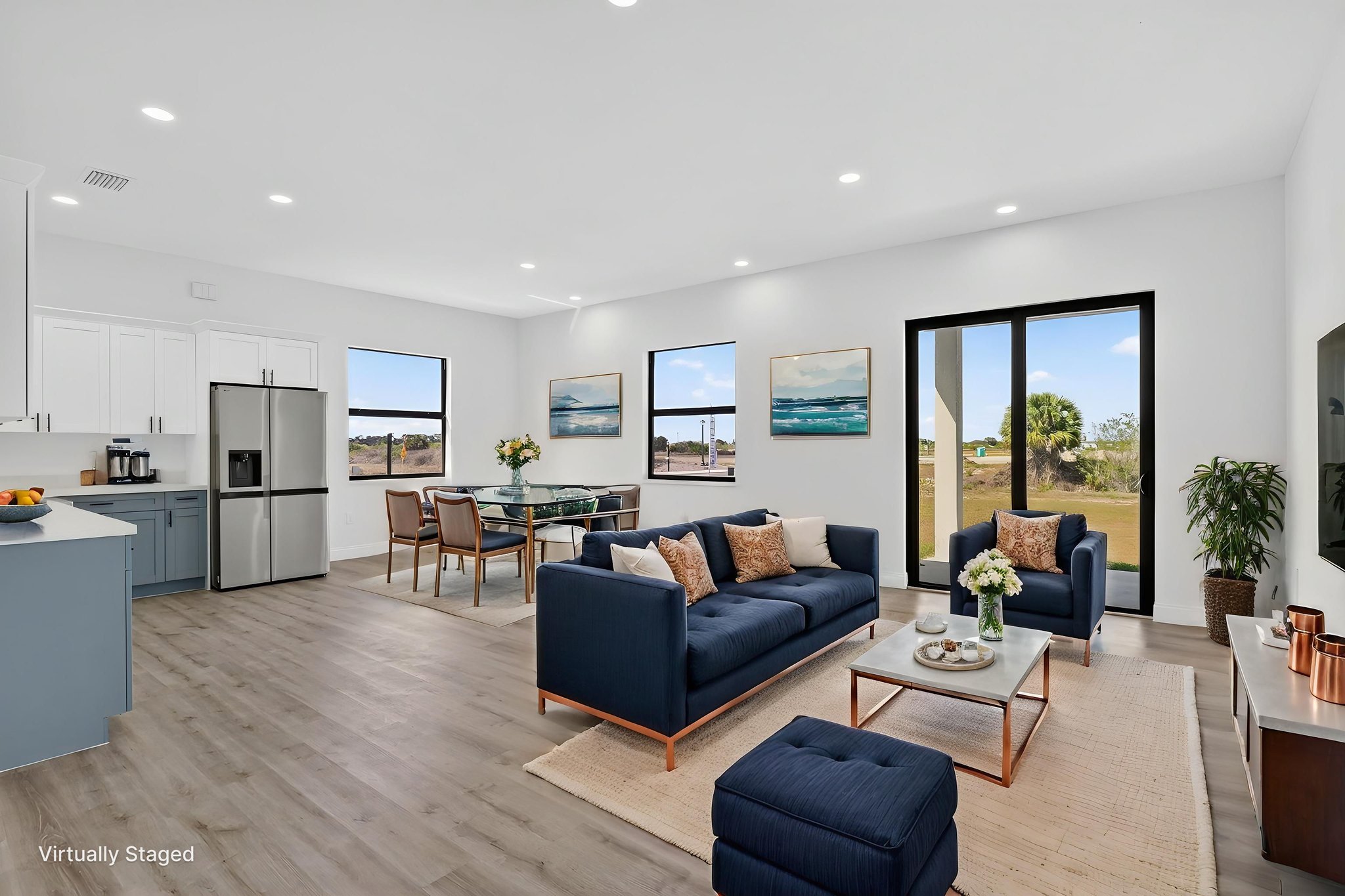 P1123276 virtually staged.jpeg