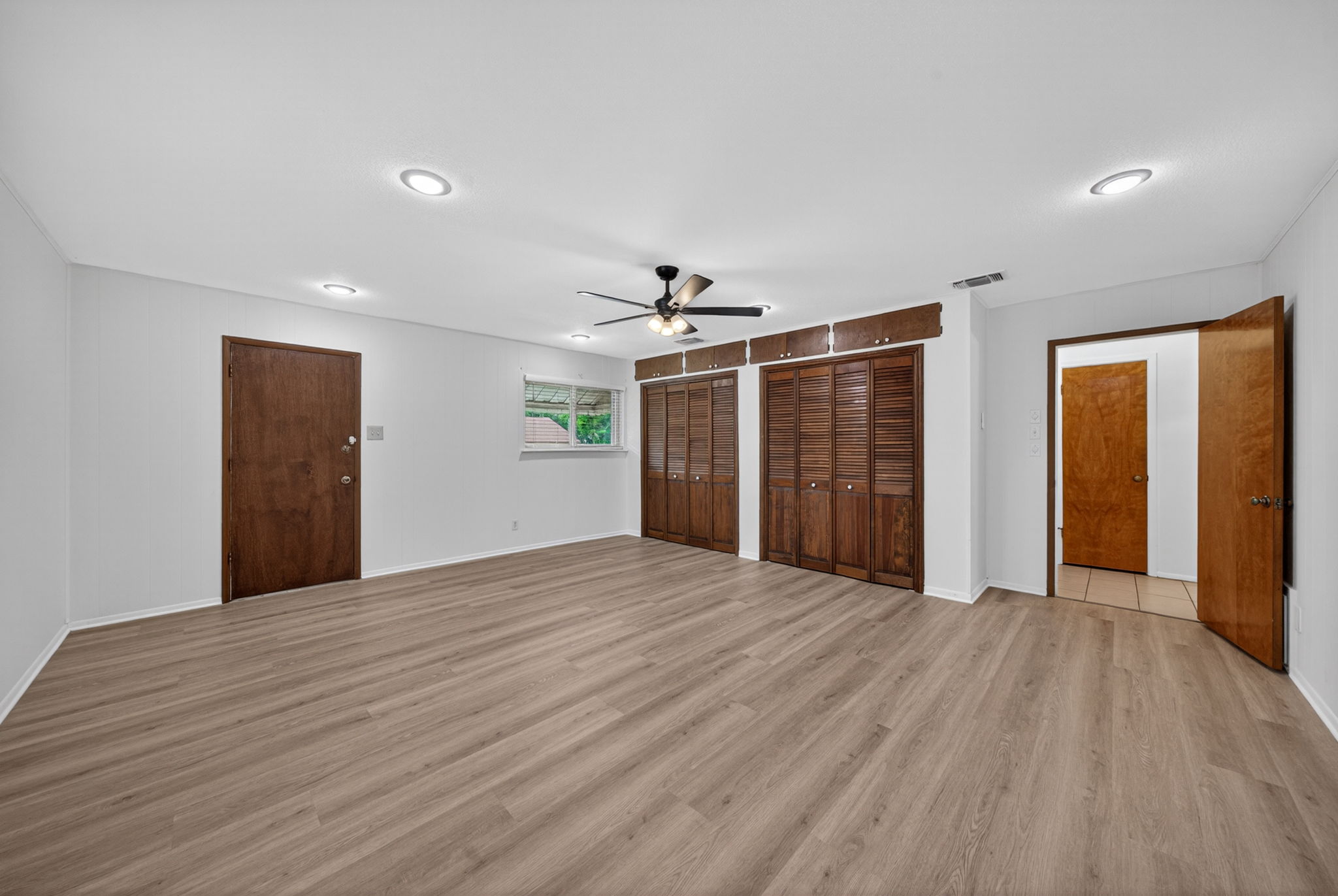  Photo 36