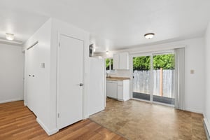 067.jpg