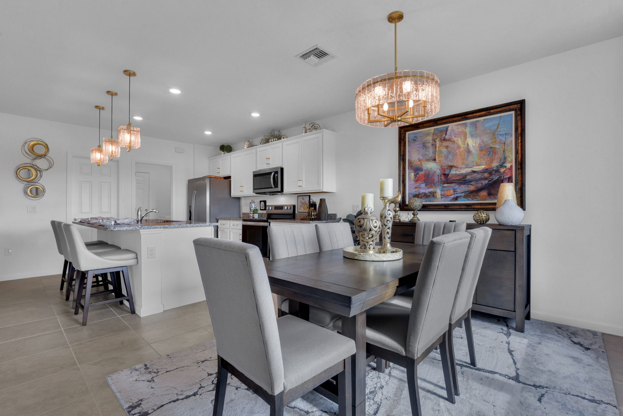 Dining Area & Kitchen