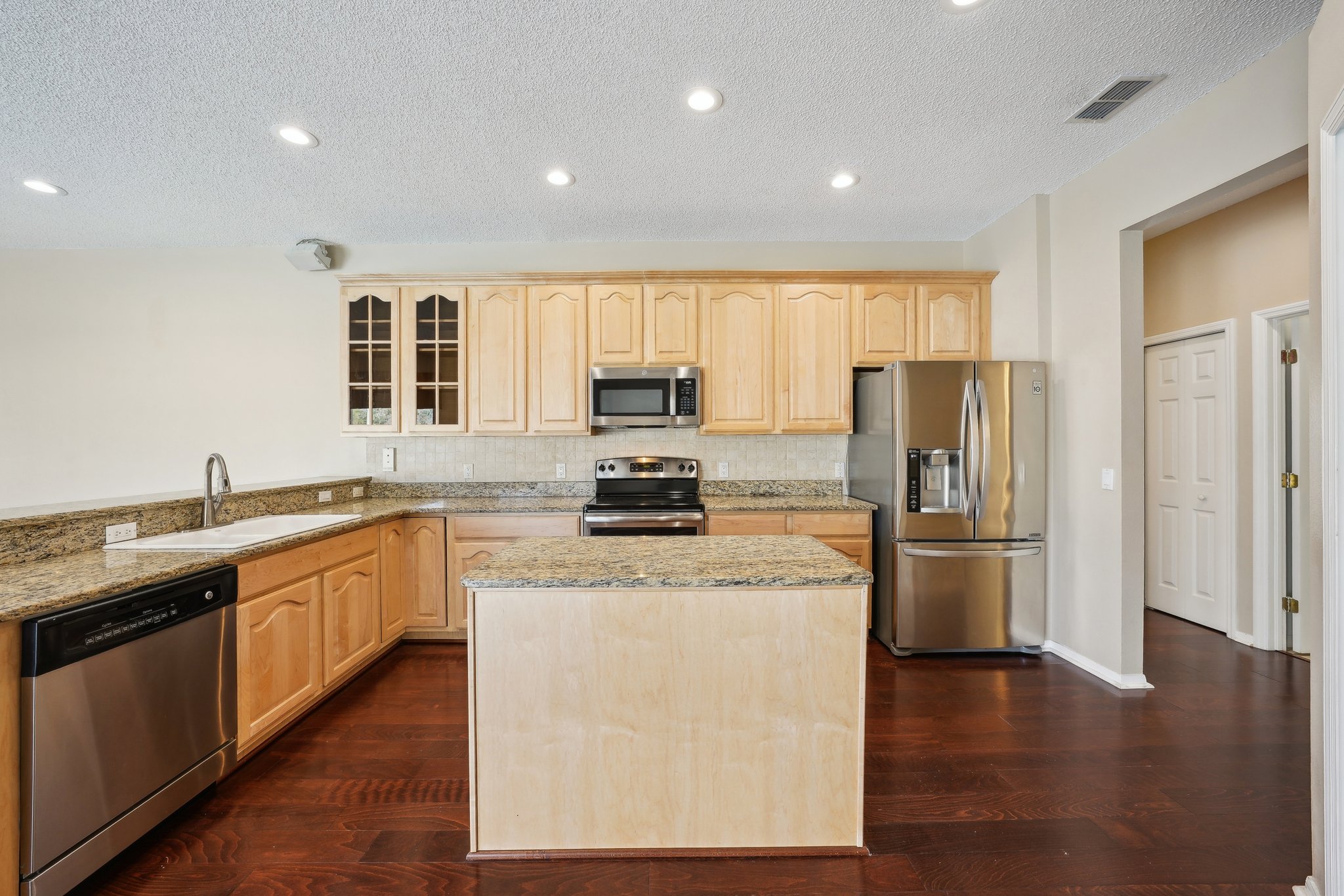Cardinal Crest Dr-2505-018.jpg