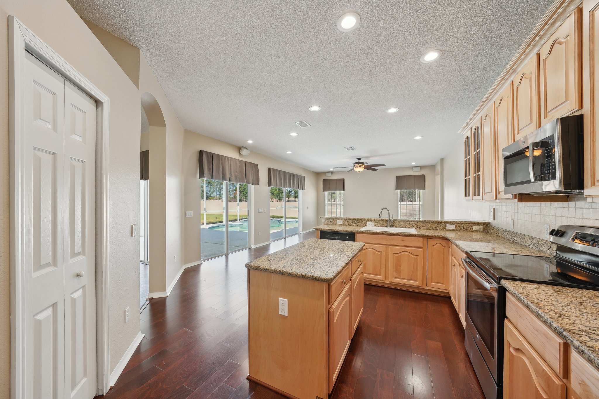 Cardinal Crest Dr-2505-027.jpg
