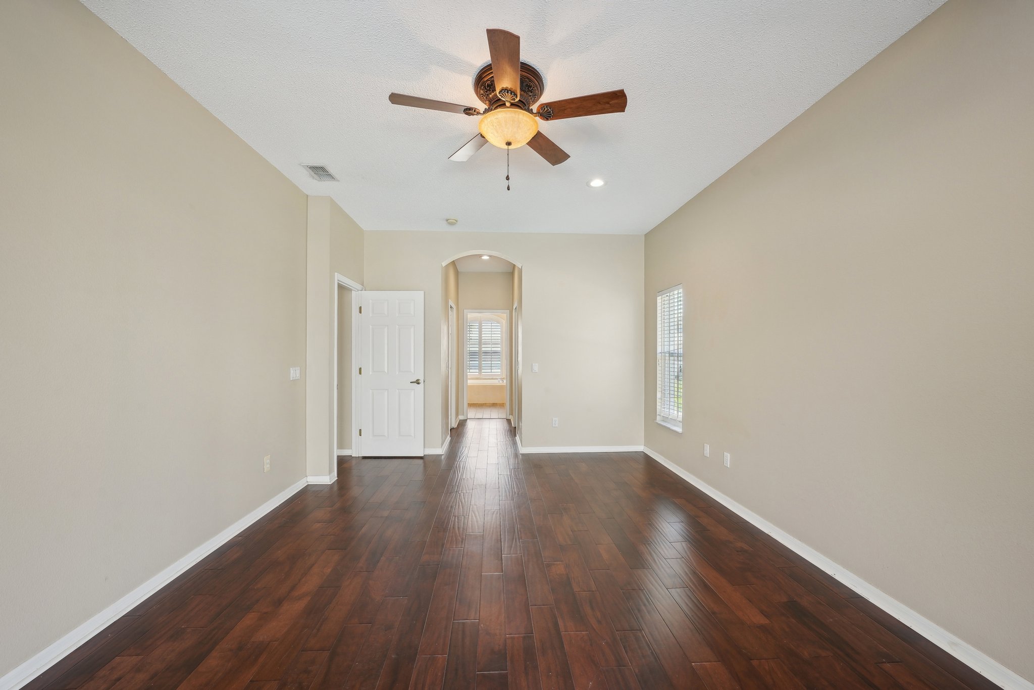 Cardinal Crest Dr-2505-044.jpg