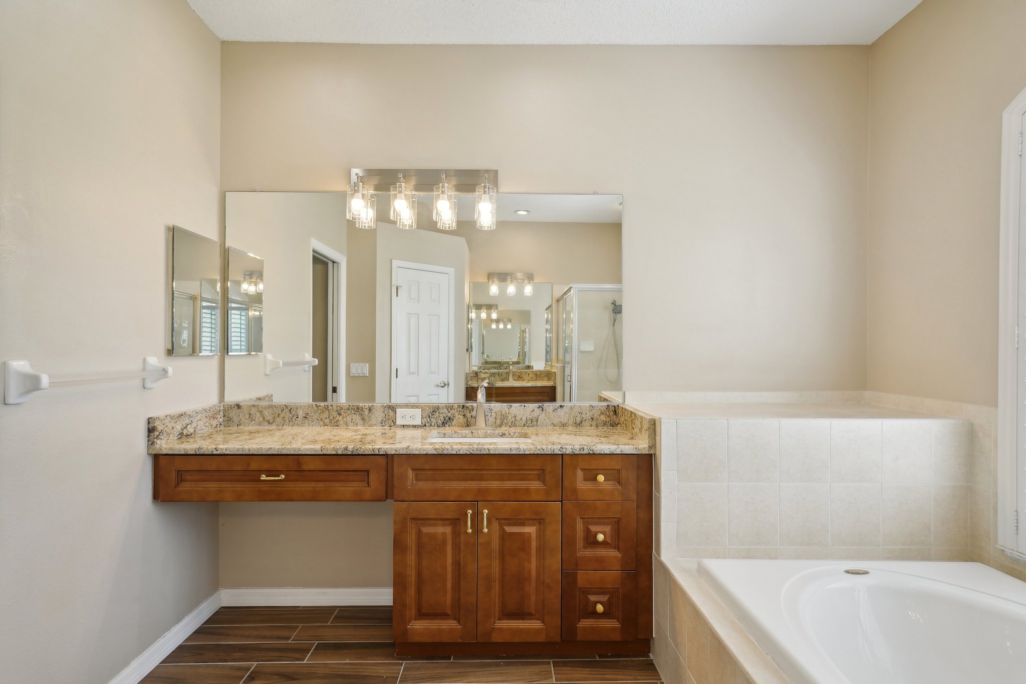 Cardinal Crest Dr-2505-046.jpg