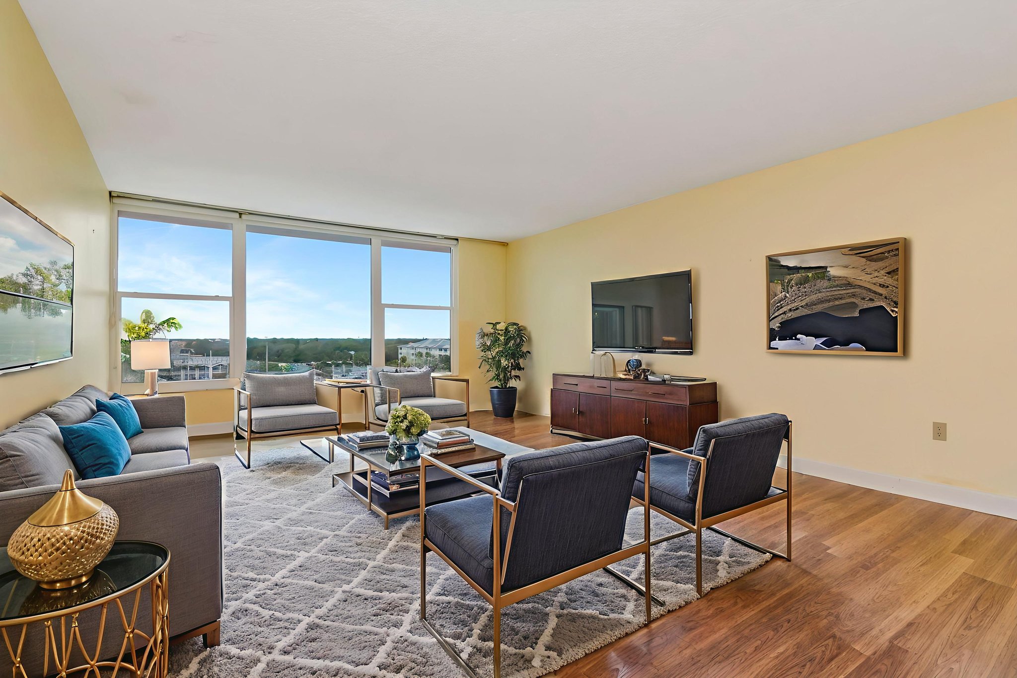 47 - room virtually staged.jpeg