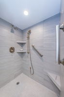 Master Bathroom1c