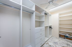 Master Bedroom Walk-in Closet1b