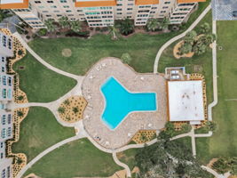 Edgewater Arms Pool23