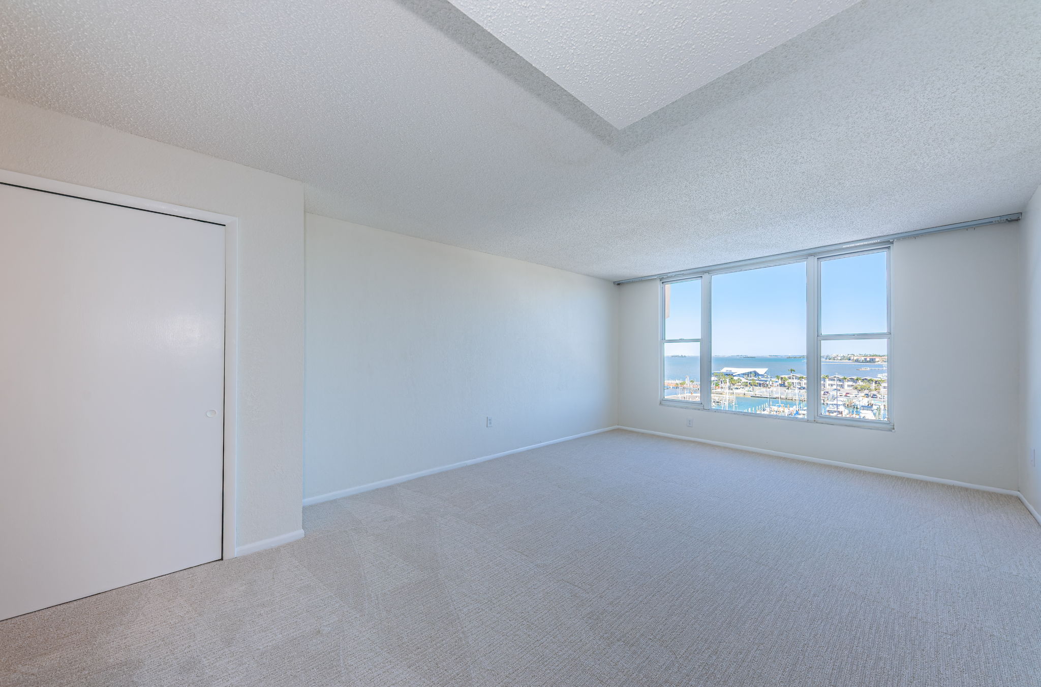 Primary Bedroom 1b-2