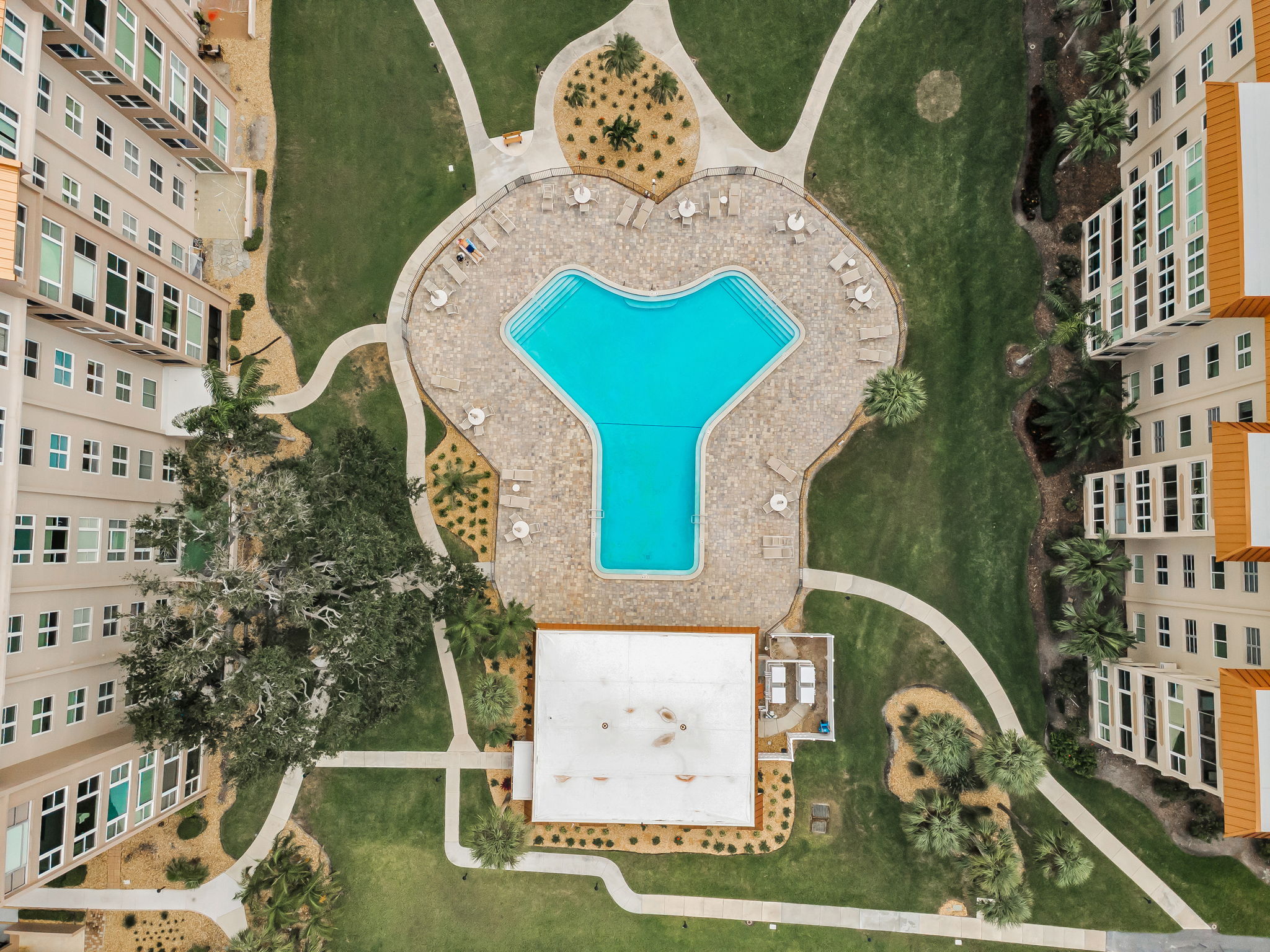 Edgewater Arms Pool20