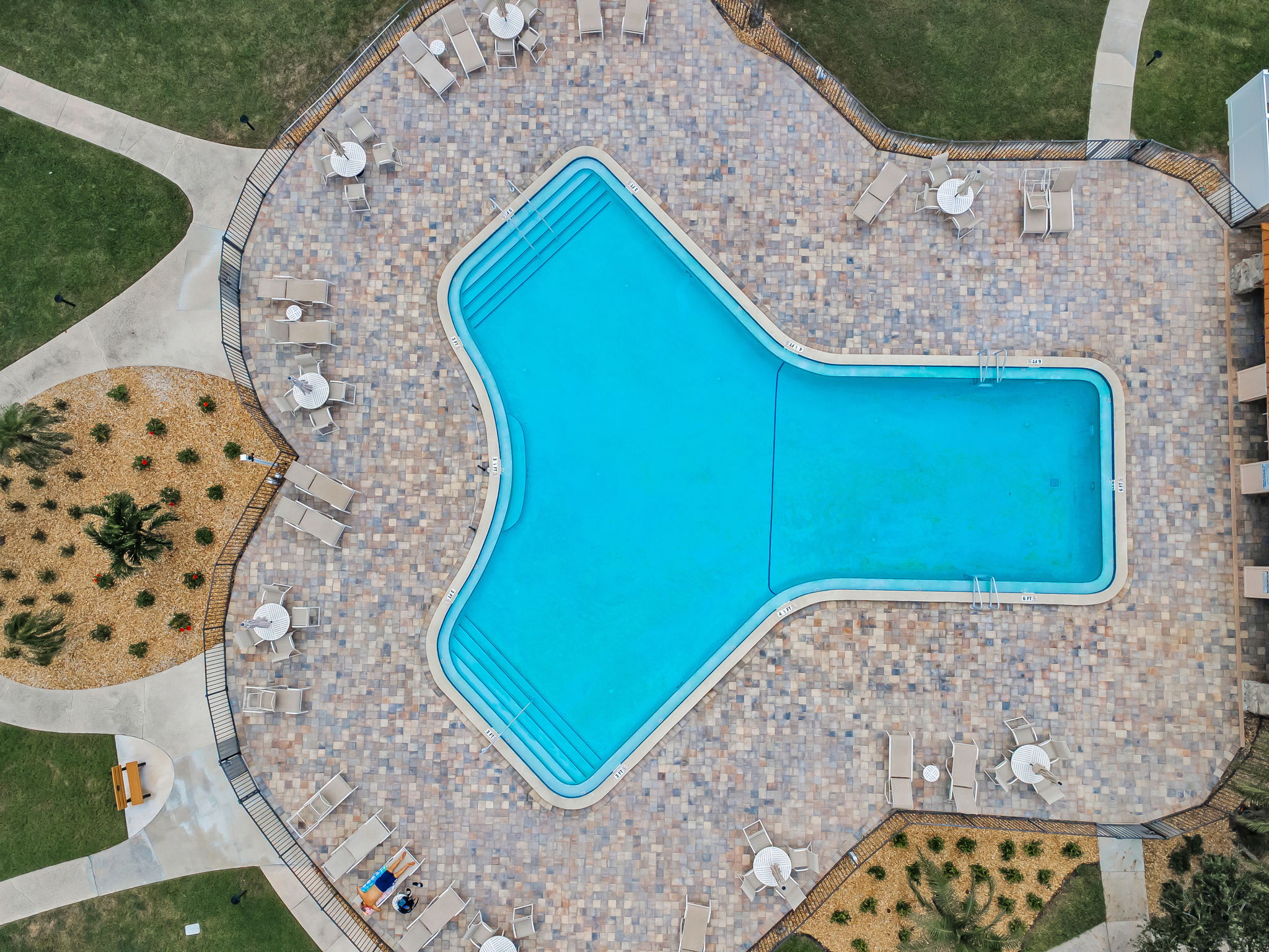 Edgewater Arms Pool24