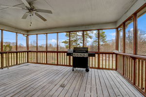 Screened-in Porch