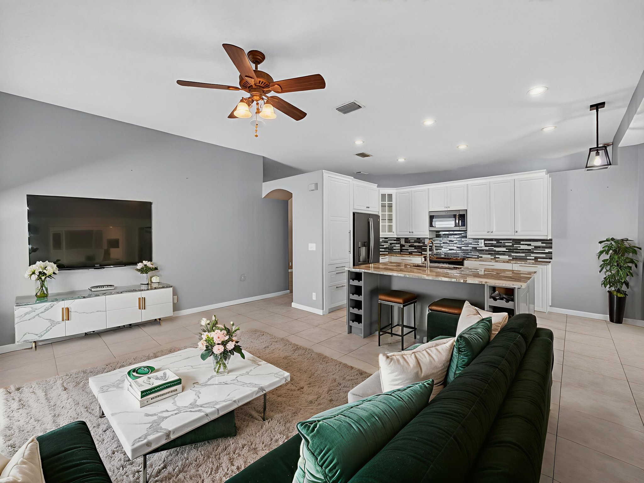 001 virtually staged.jpeg