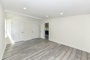  Photo 31