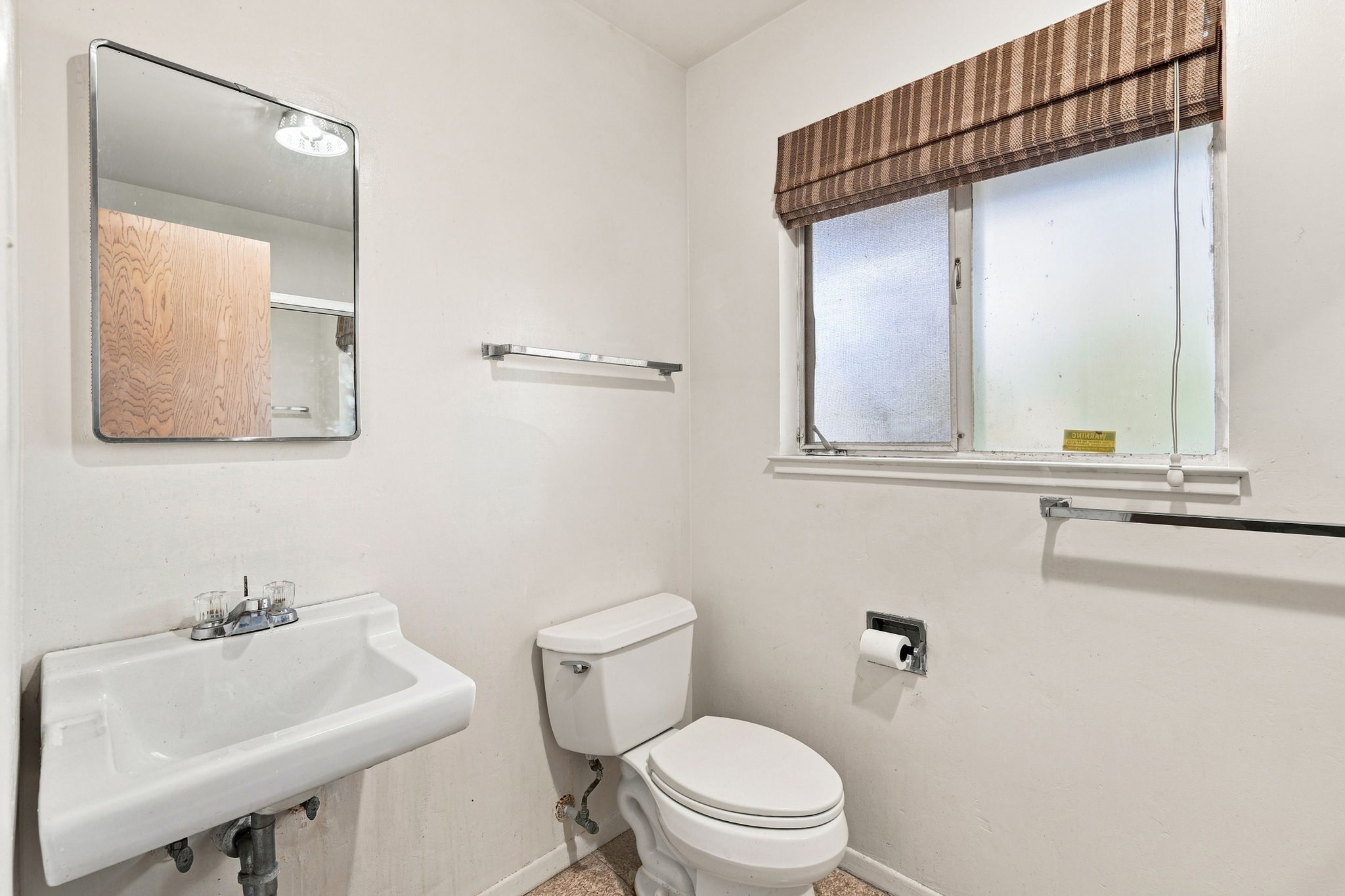 033_F8_635 Longridge Rd