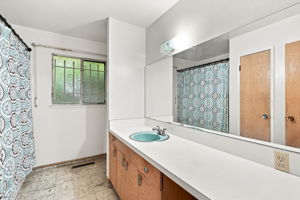 031_F8_635 Longridge Rd
