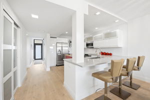 Kitchen/Breakfast Bar
