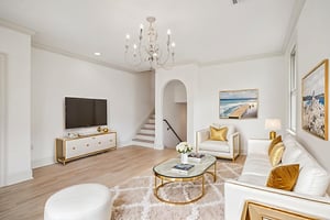 004 virtually staged.jpeg