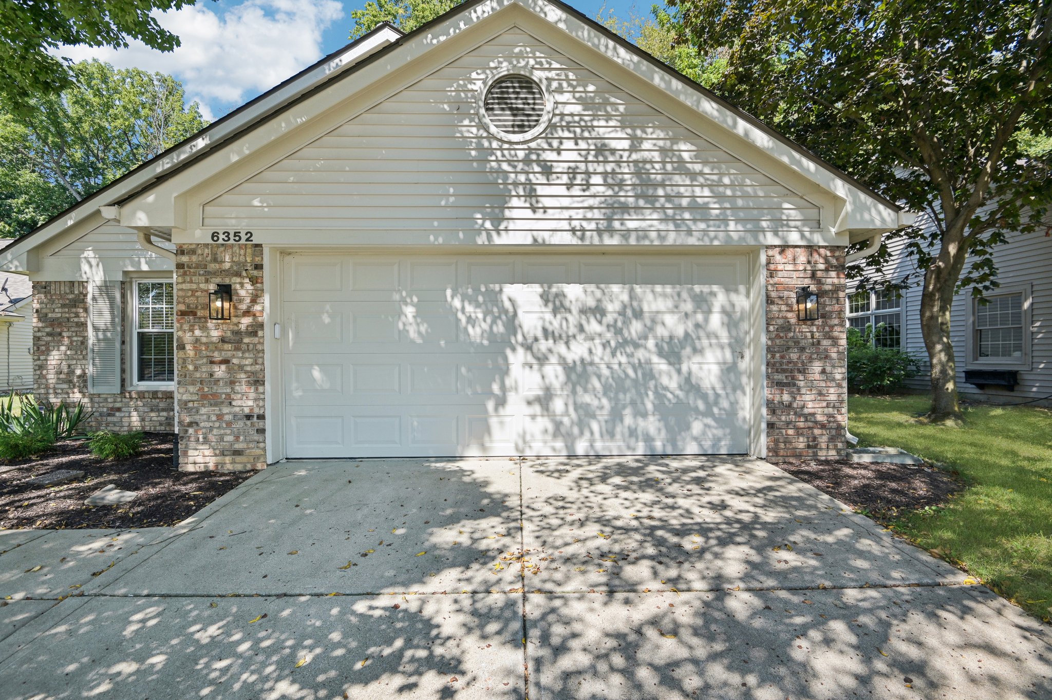 Stratford Dr N-L1609-002.jpg