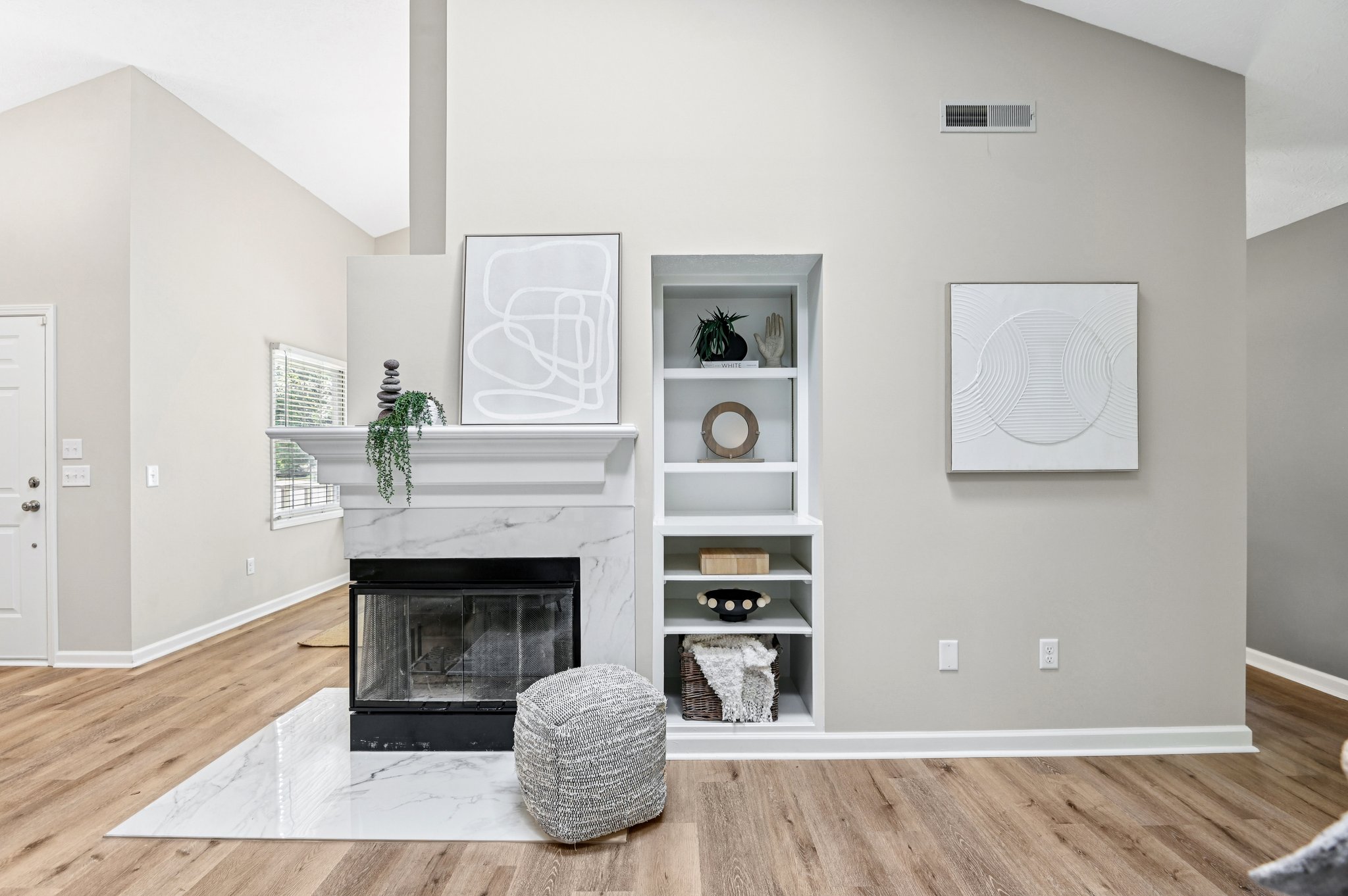 Stratford Dr N-L1609-010.jpg