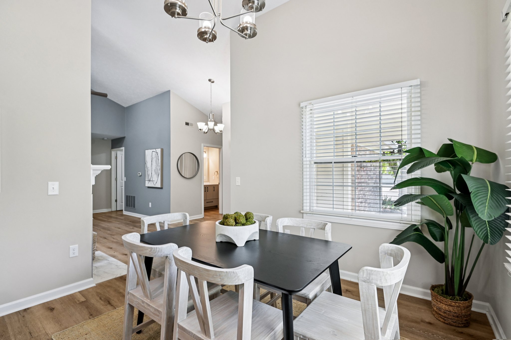 Stratford Dr N-L1609-013.jpg