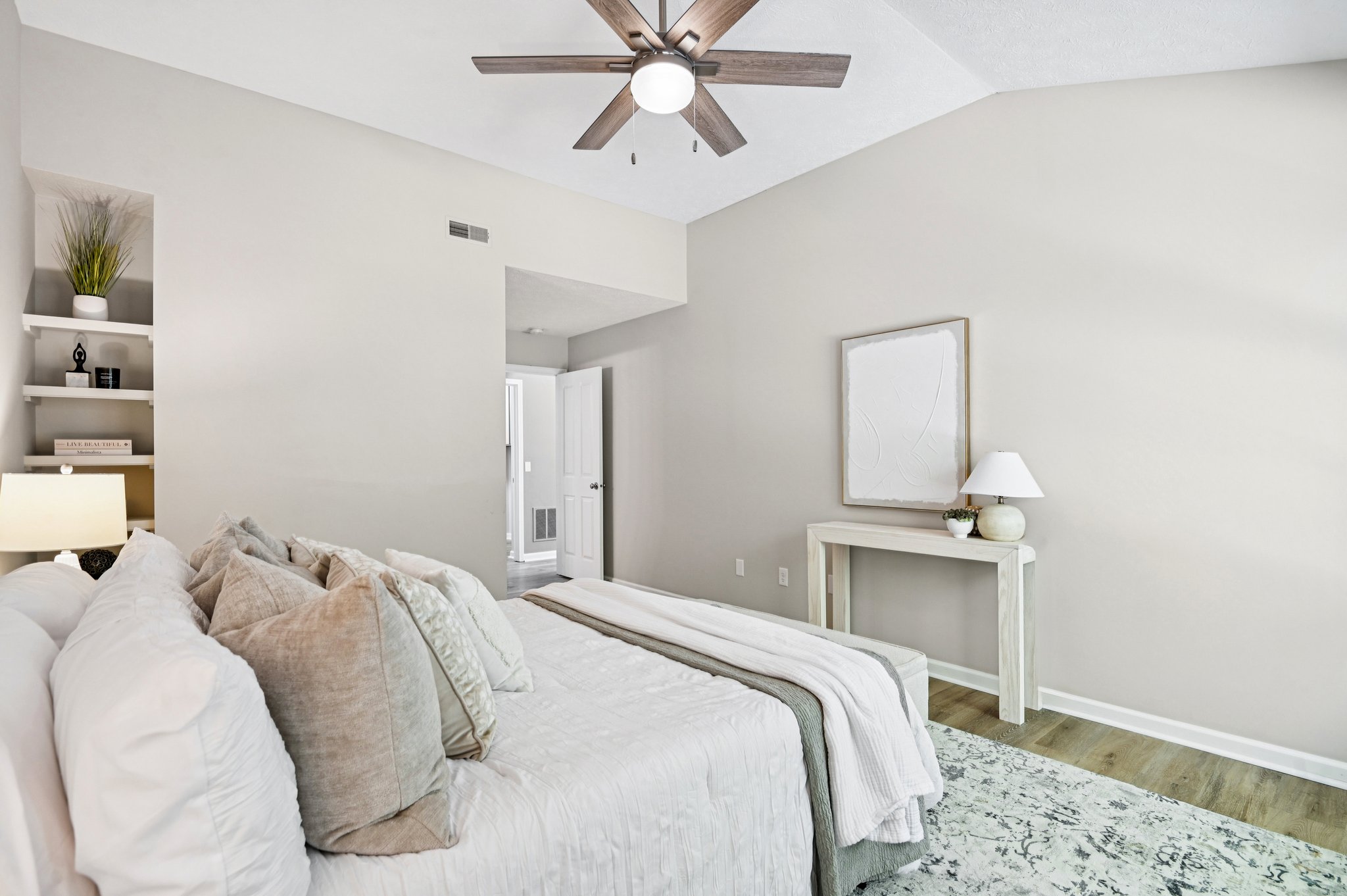 Stratford Dr N-L1609-045.jpg