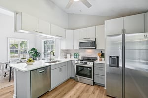 Stratford Dr N-L1609-016.jpg