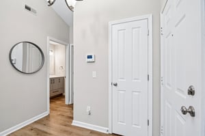 Stratford Dr N-L1609-028.jpg