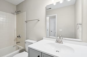 Stratford Dr N-L1609-029.jpg