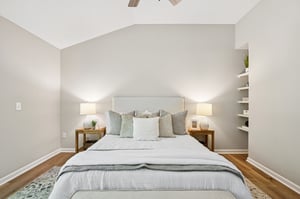 Stratford Dr N-L1609-044.jpg