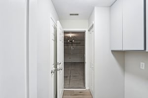 Stratford Dr N-L1609-048.jpg