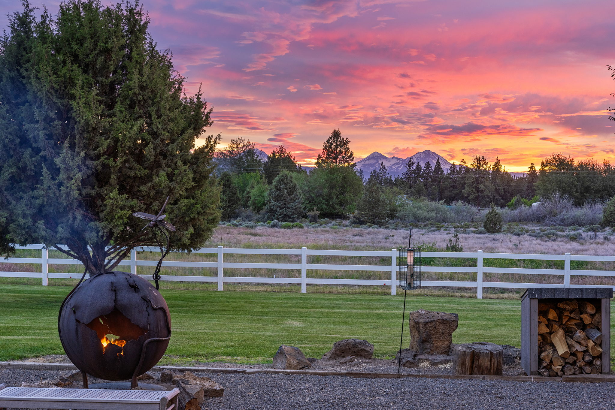 Breathtaking Cascade Mountain Views from the Backyard